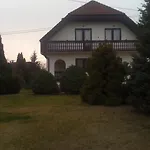 Konukevi Ilona Panzio 3*