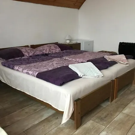 Ilona Panzio Гостевой дом Балатонлелле